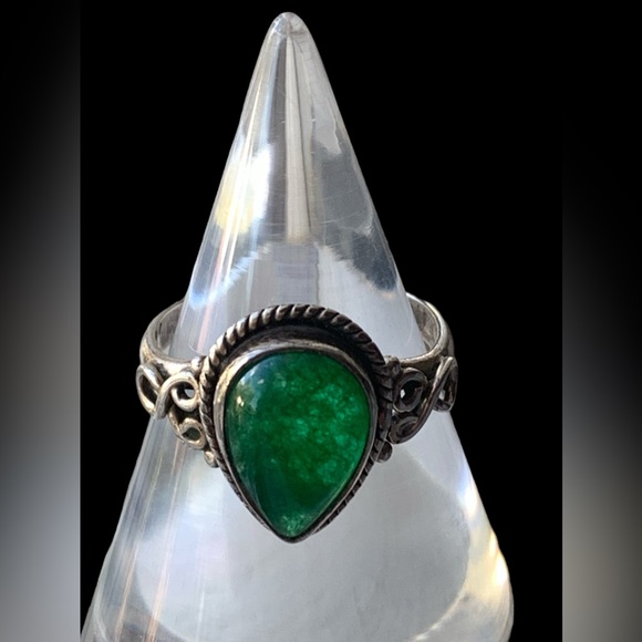 Emerald Green Quartz Gemstone Sterling Silver Woman’s Ring Jewelry Birthstone - Picture 6 of 9